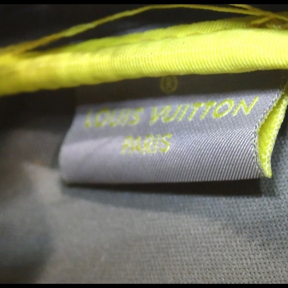 Louis Vuitton crossbody bag - Picture 7 of 7